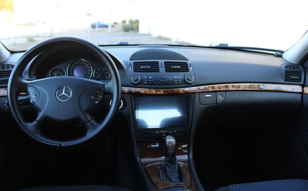 Mercedes-Benz E220 CDI ELEGANCE W211