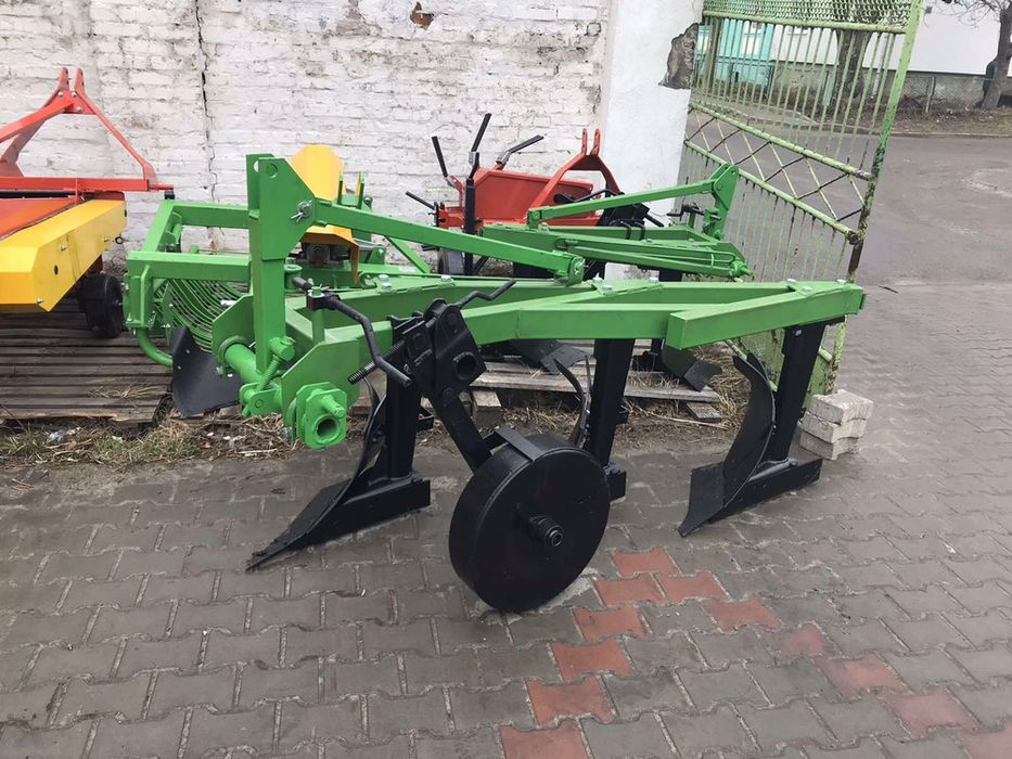 Плуг, оборотний плуг бомет, отвал, леміш