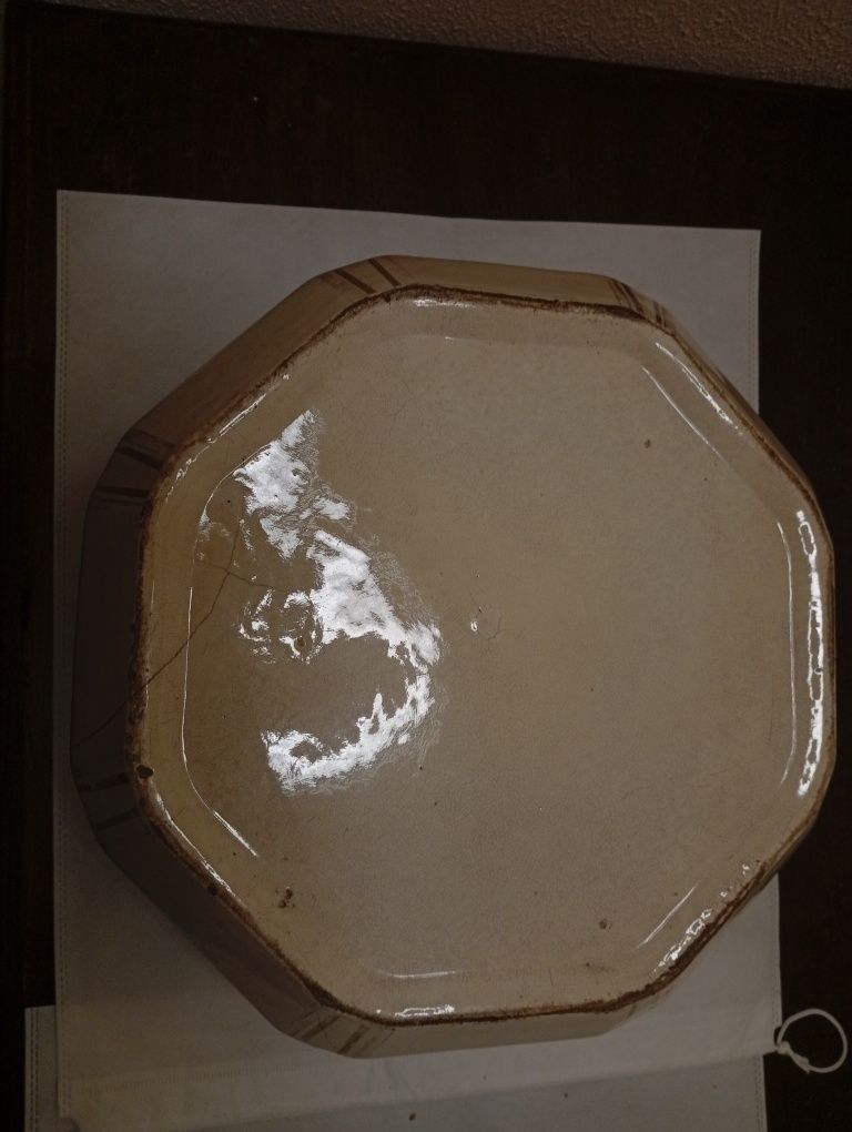 Pote em faiança sem marca