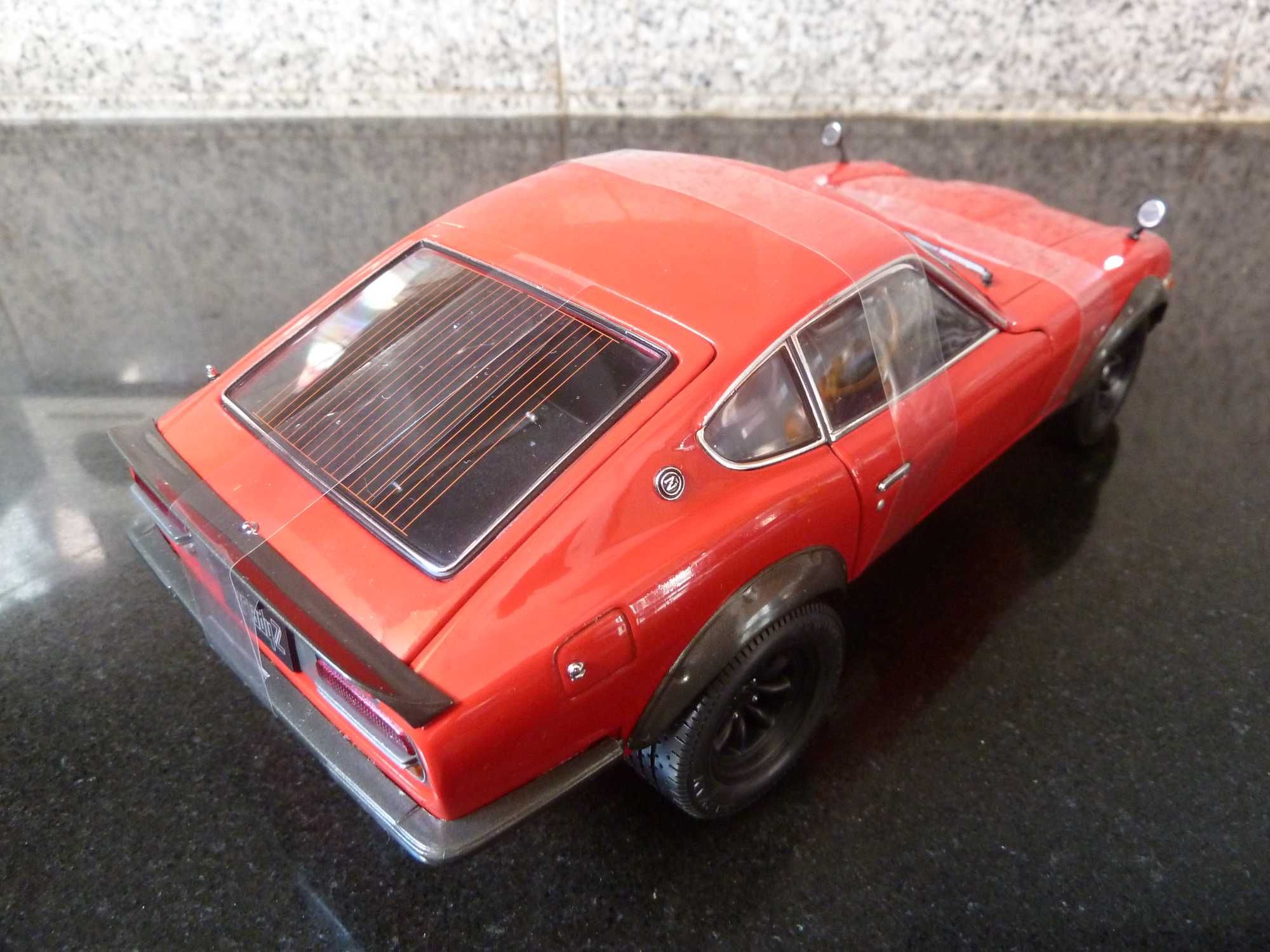 1:18 Kyosho, Nissan Fairlady 240 ZG 1971, AutoArt Minichamps