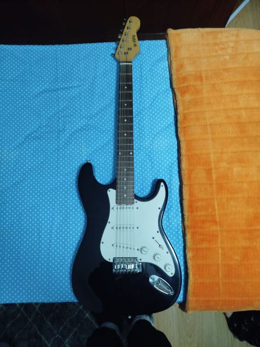 Guitarra elétrica ZIPPY com Amplificador e Cabo