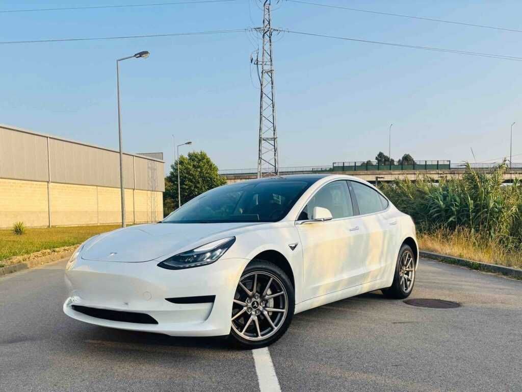 Tesla model 3 standard range plus 2020 - 68.000km