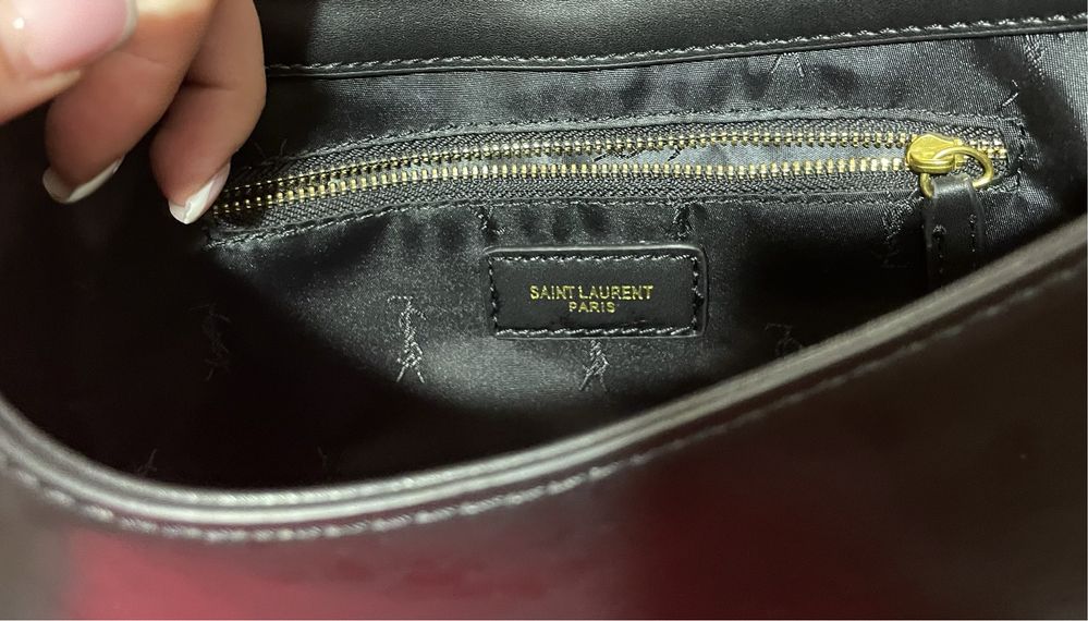 Лаконічна сумка Yves Saint Laurent