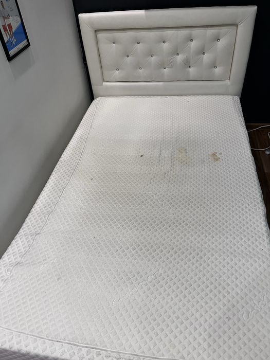 Łóżko z materacem 120x200