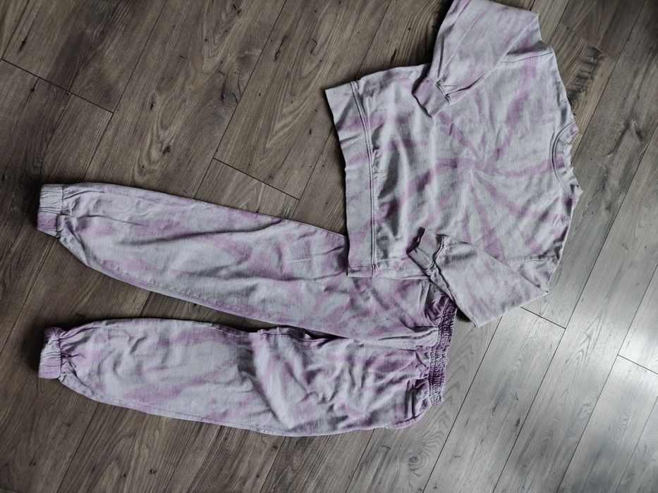 Dres dziewczęcy r.146