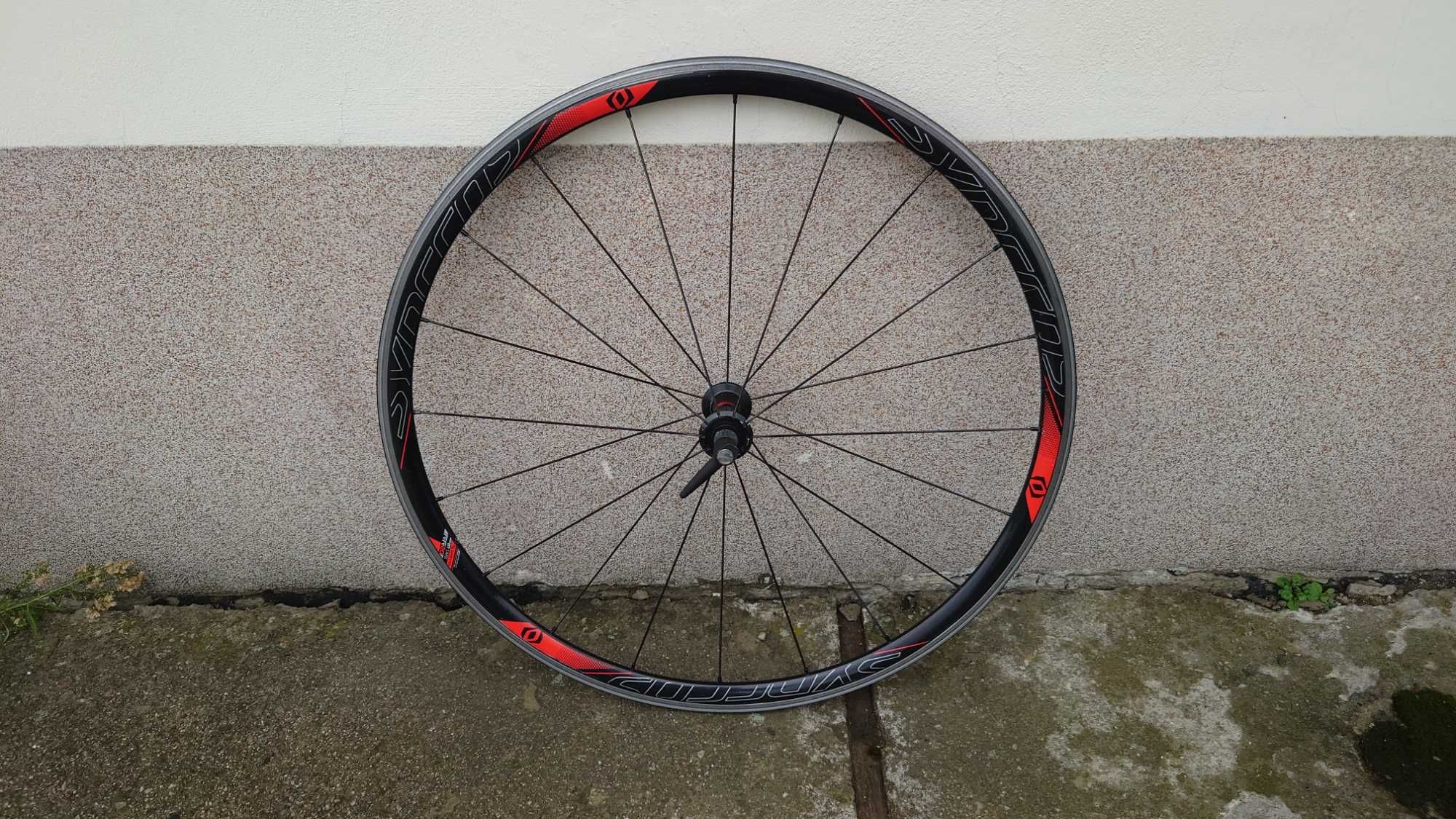 Koło rowerowe przód 28" 622 SYNCROS RR2.0 by DT SWISS 9x100 mm