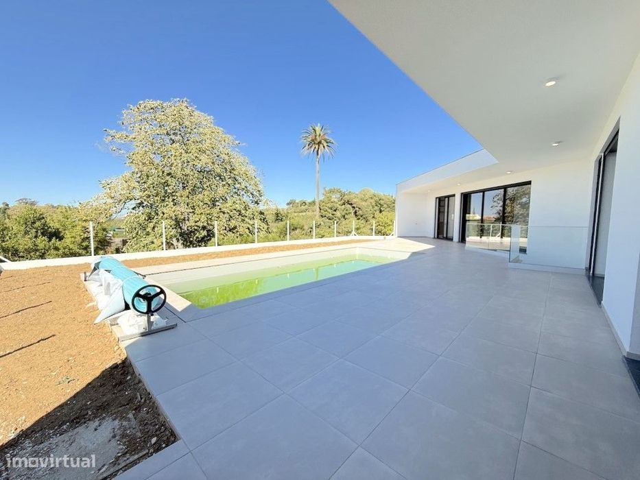 Moradia V3 com excelente vista, situada nas Caldas da Rainha