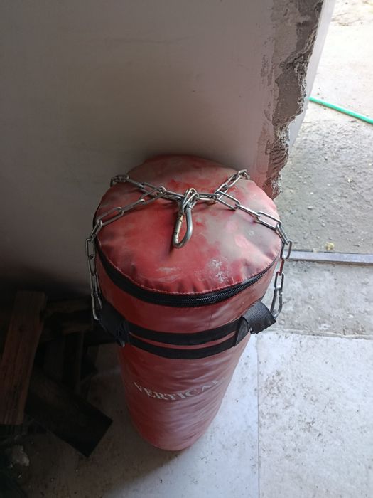 Продам боксерську грушу