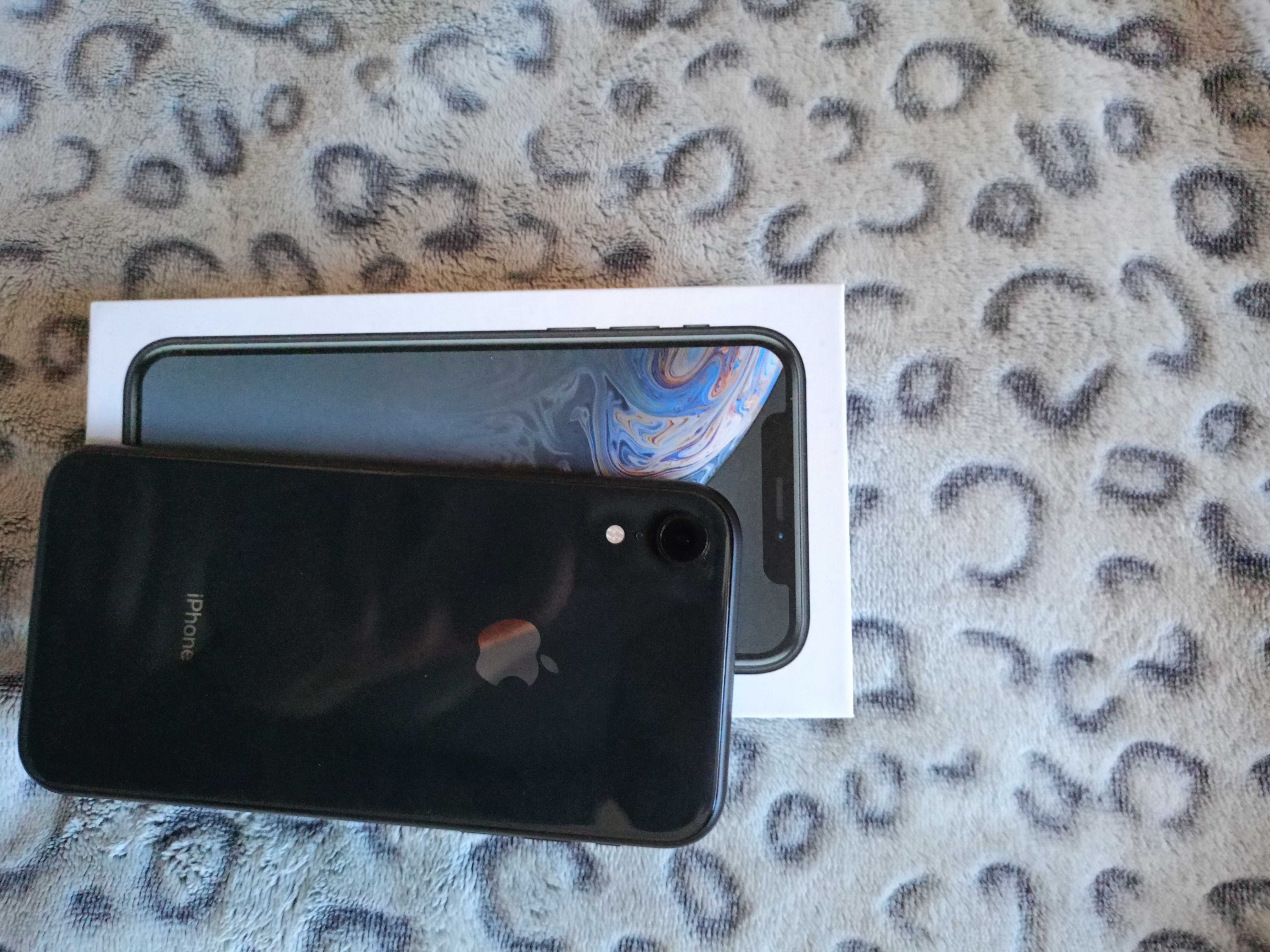 Продам iPhone XR 128 GB