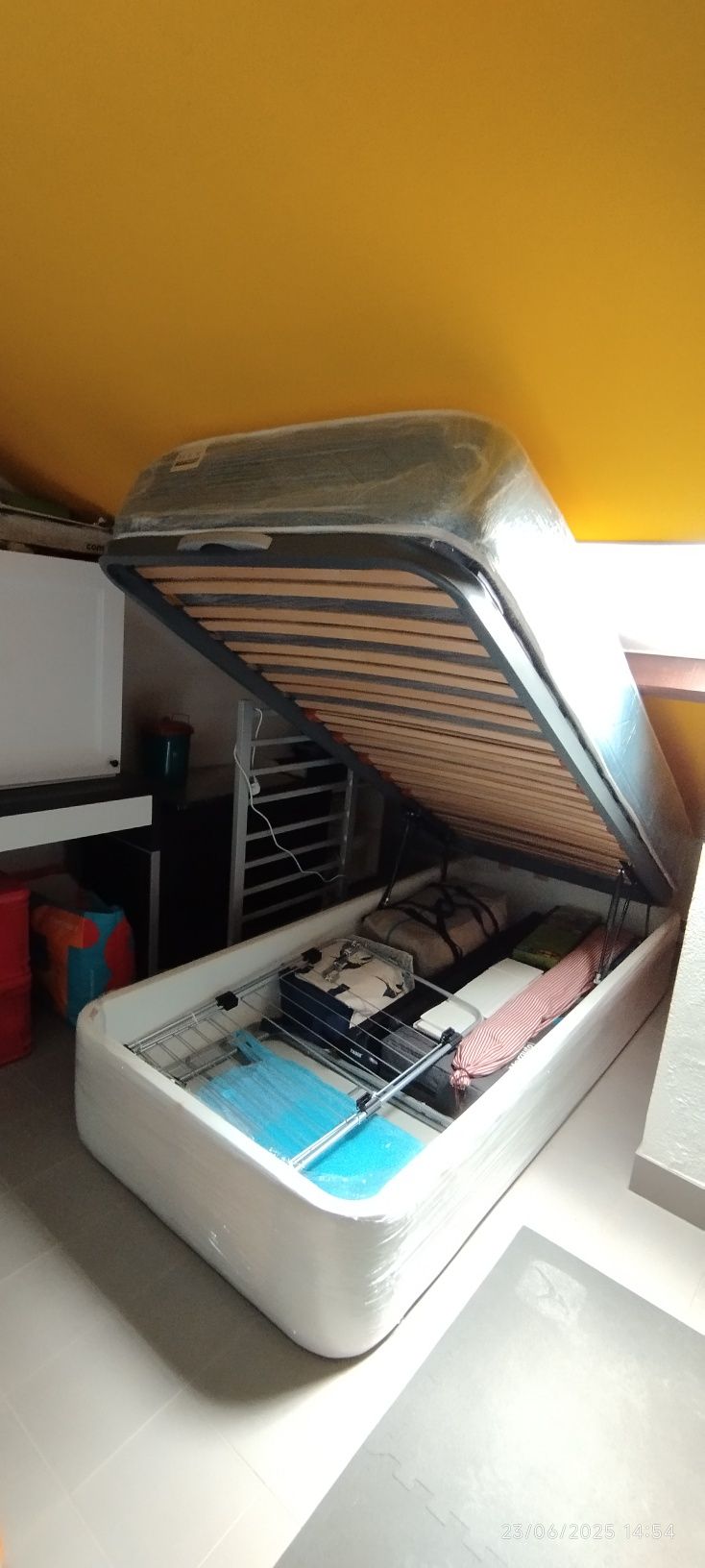 Cama Sommier e colchão 90x200
