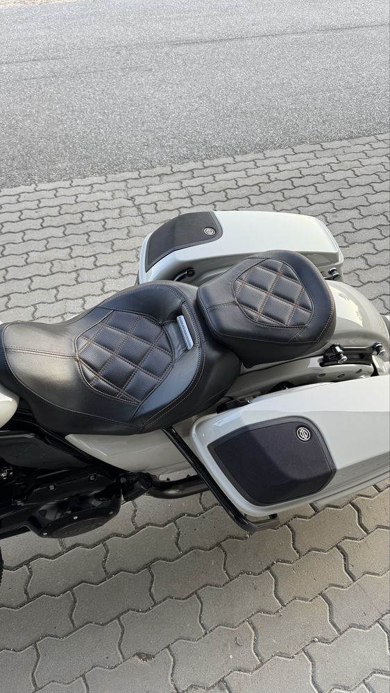 Harley davidson road glide cvo