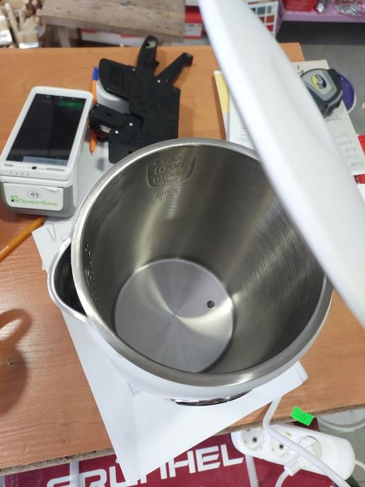 Елетрочайник Grünhelm