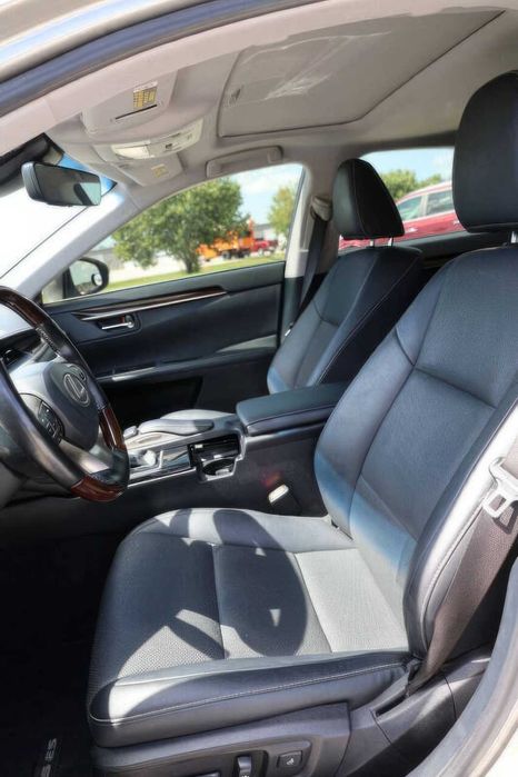 Lexus ES 300h      2018