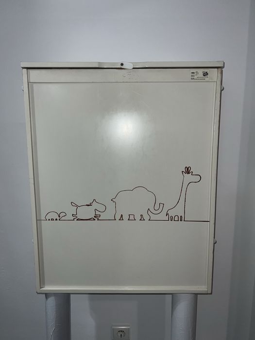 Muda fraldas de parede dobravel