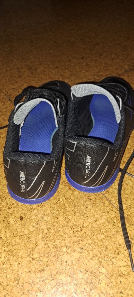 Chuteiras Nike em bom Estado