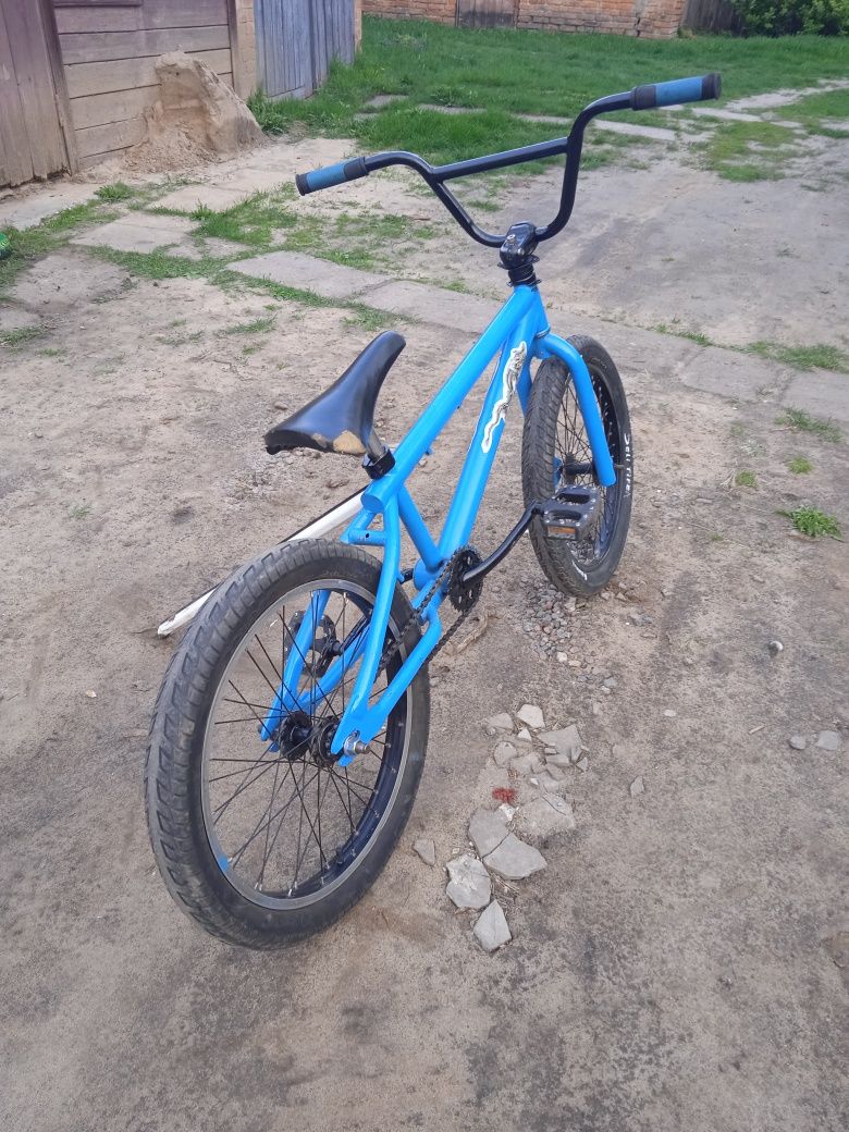 Продам BMX синього кольору