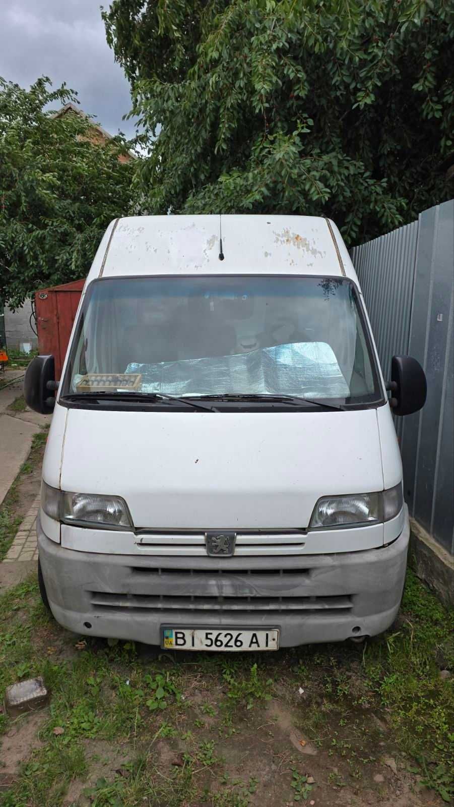 Peugeot Boxer коммерческий фургон, грузовой микроавтобус.