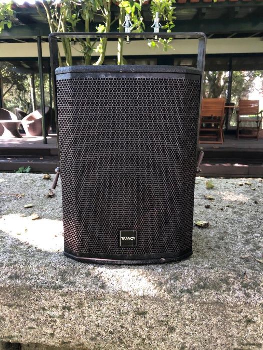 2 colunas - Tannoy VXP 8