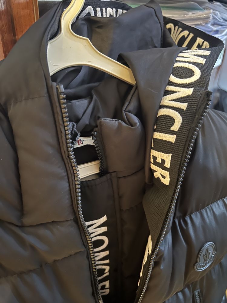 Colete moncler preto