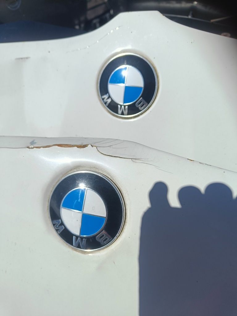 Znaczek przód BMW E90 E91 E87 E81 ładny oryginalny Wysyłka