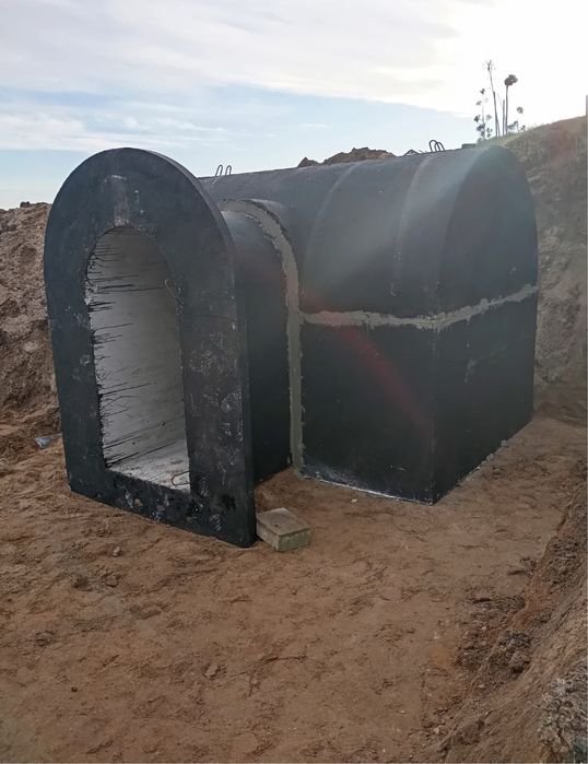 Piwnica ogrodowa Ziemianka starodawna Spiżarnia betonowa Bunkier GAJE