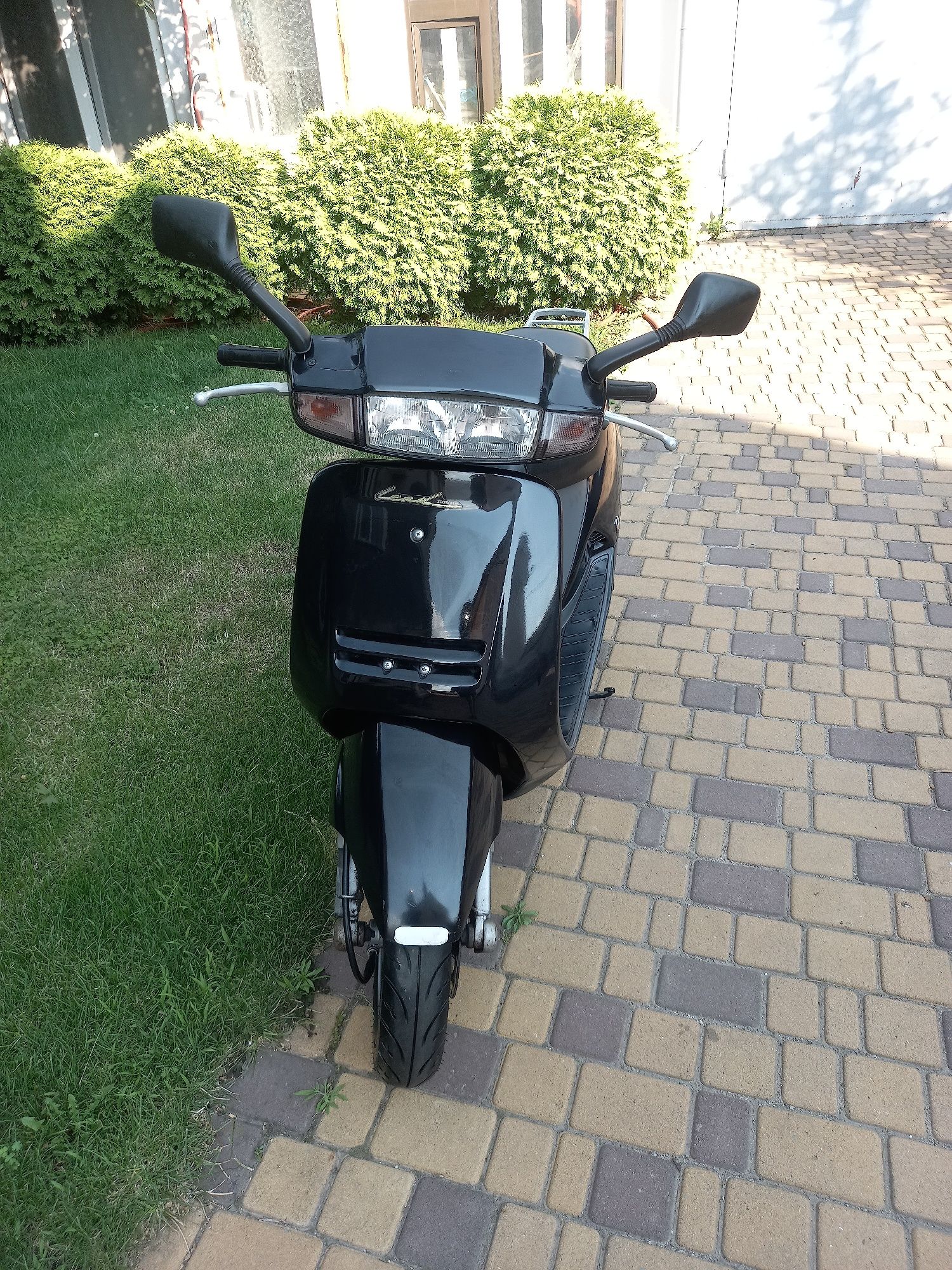 Скутер Honda Lead AF 20 контейнерний 2024