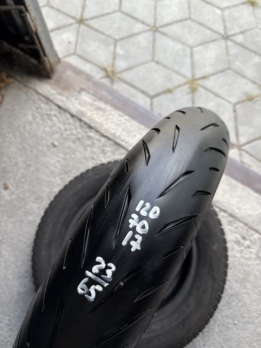ЯК НОВА 120/70/17 Bridgestone передок мото шини резина склад
