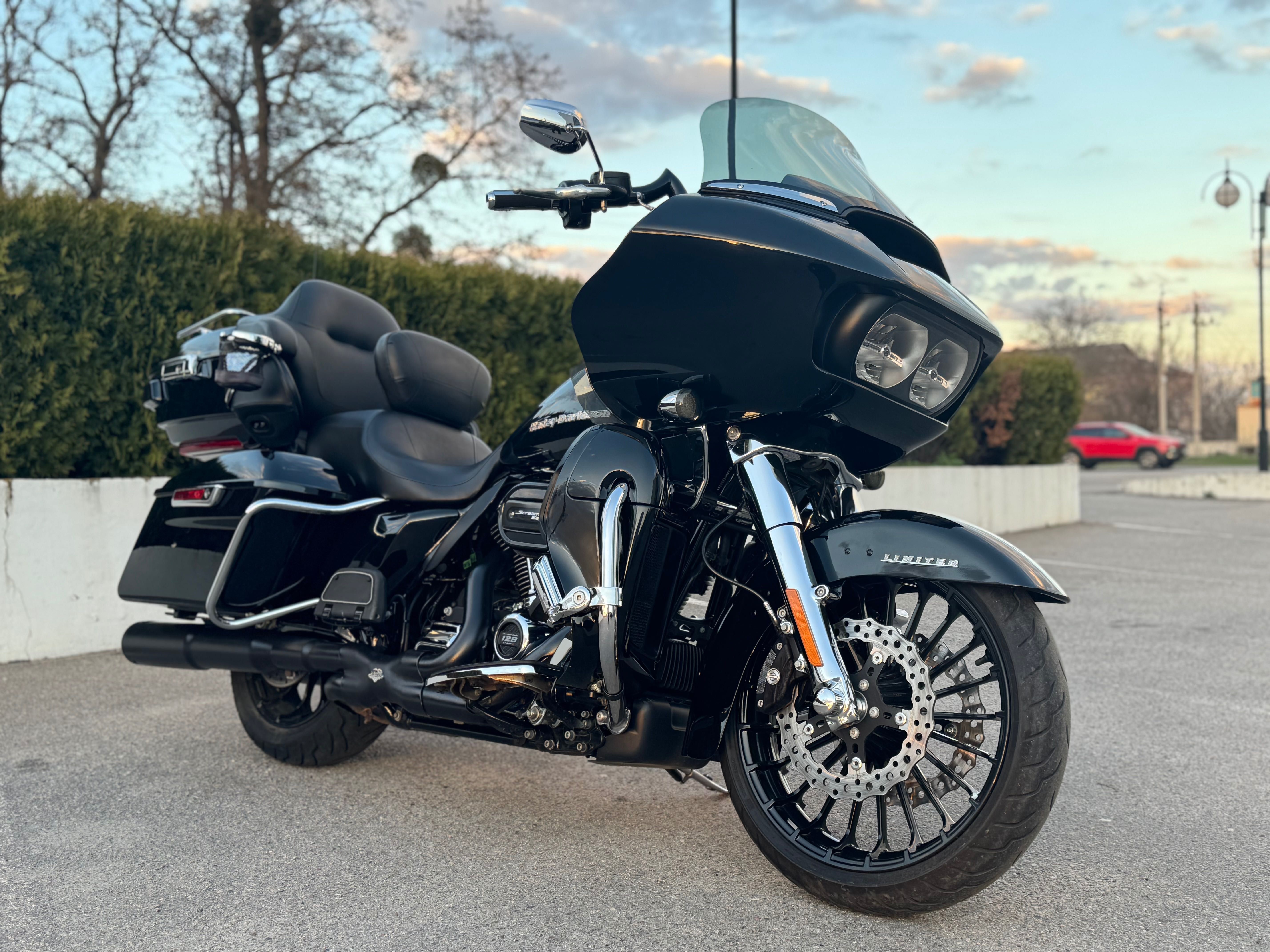 Harley Davidson Road Glide Ultra Limited 128