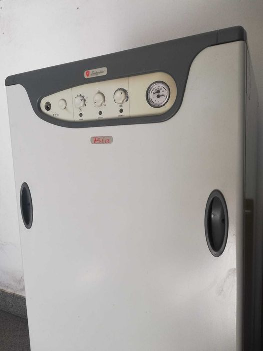 Vendo Caldeira Lamborghini BIA 30 90 a gasóleo + Depósito 1000L