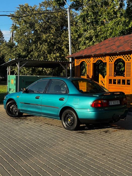 Mazda 323 1996 року
