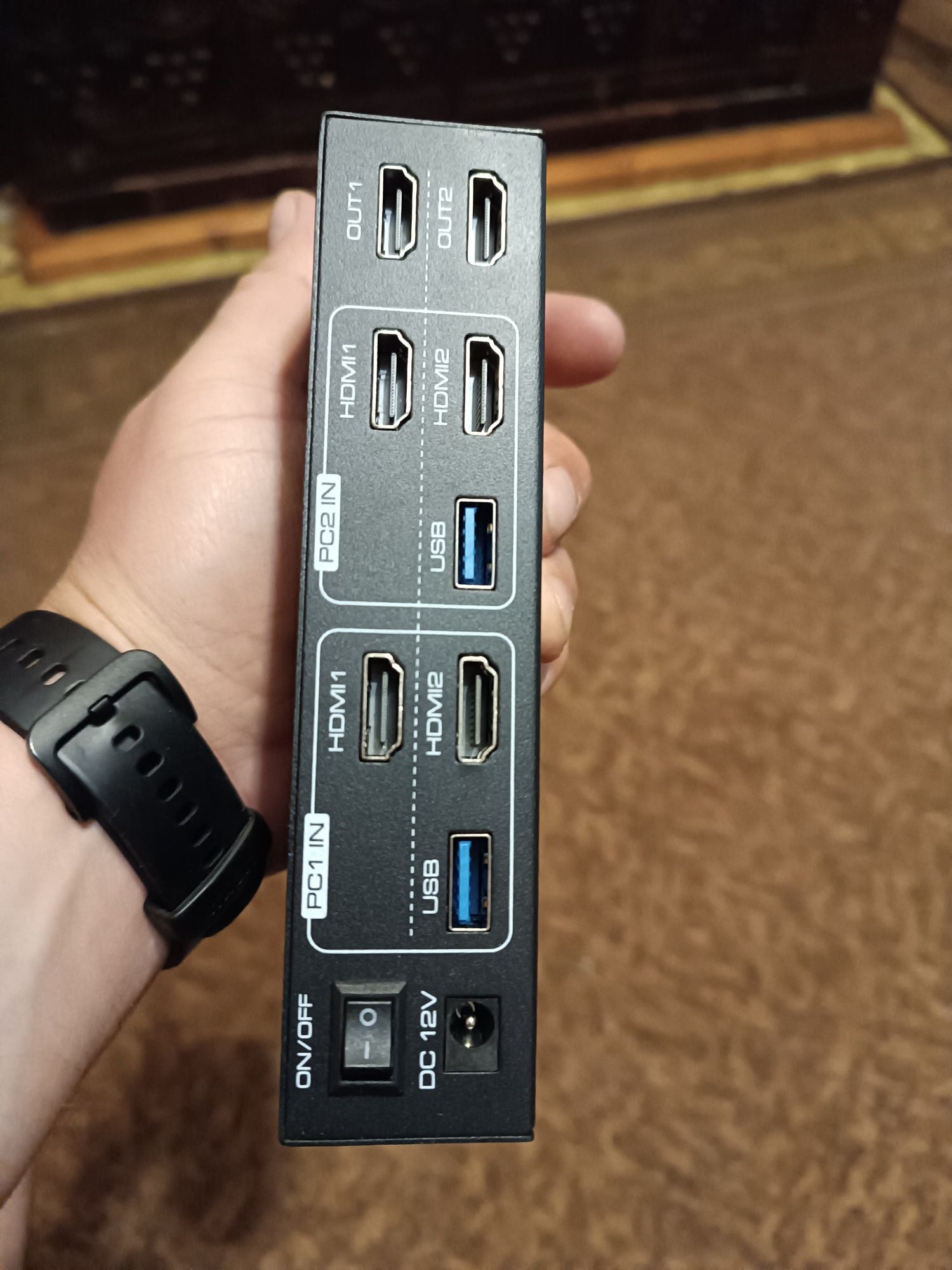 Подвійний KMV перемикач моніторів 2 x 2 4 k 60 Hz