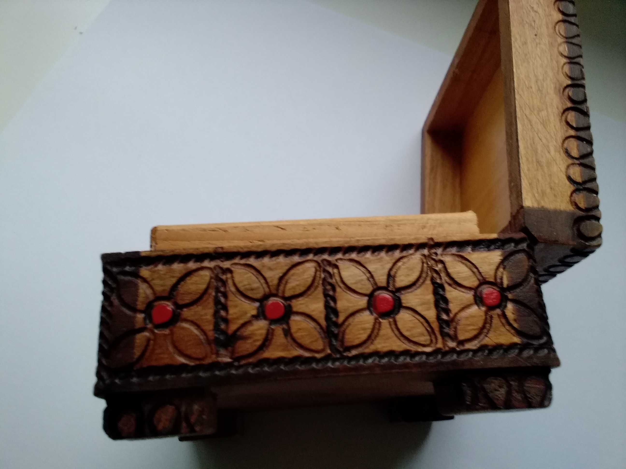 Pudełko drewniane ozdobne na drobiazgi