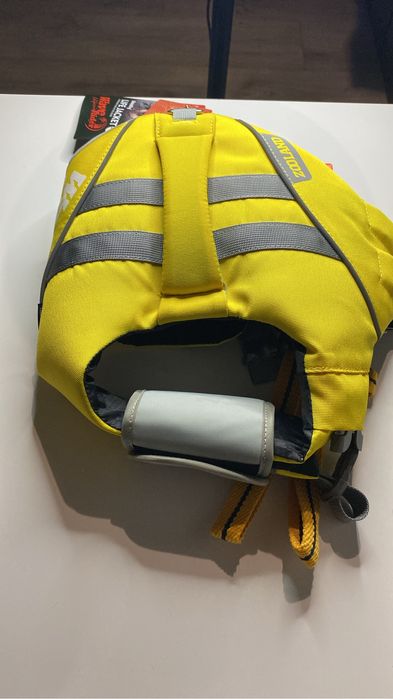 Bezpieczna kamizelka ratunkowa dla psa