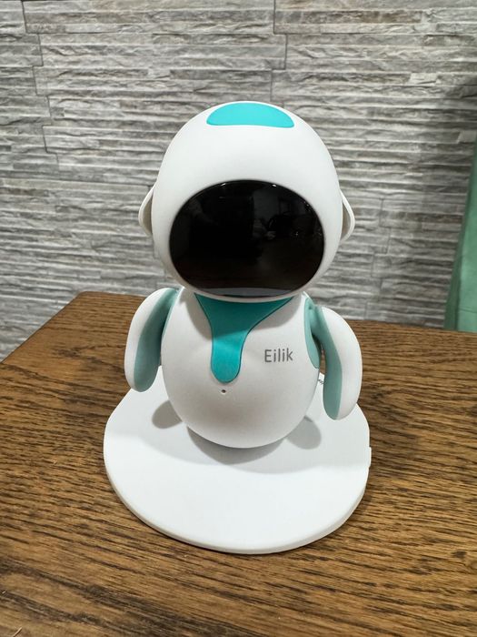 Eilik, Robô, brinquedo inteligente interativo