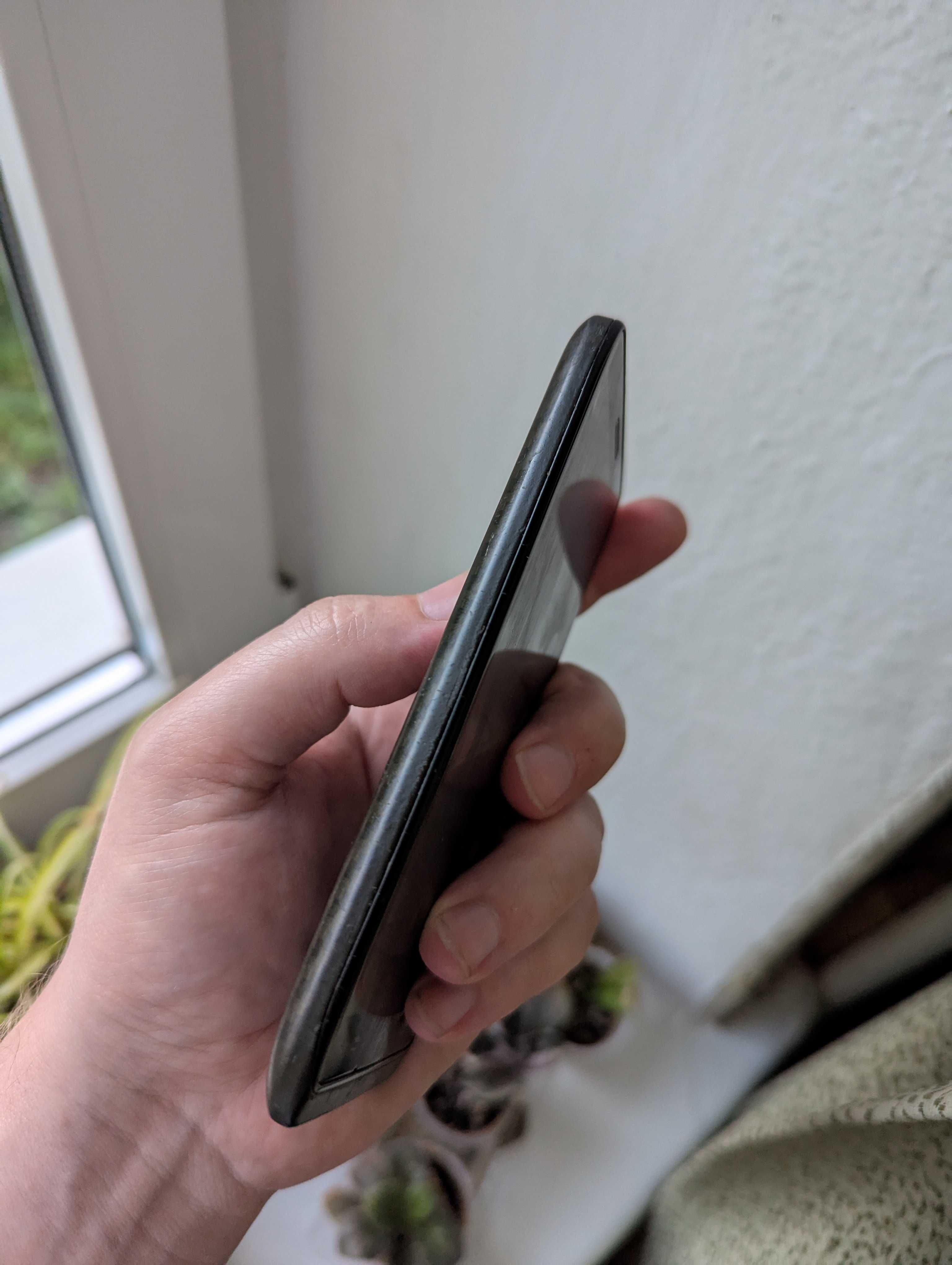 Продам Motorola droid maxx XT1080. 2/16 GB.