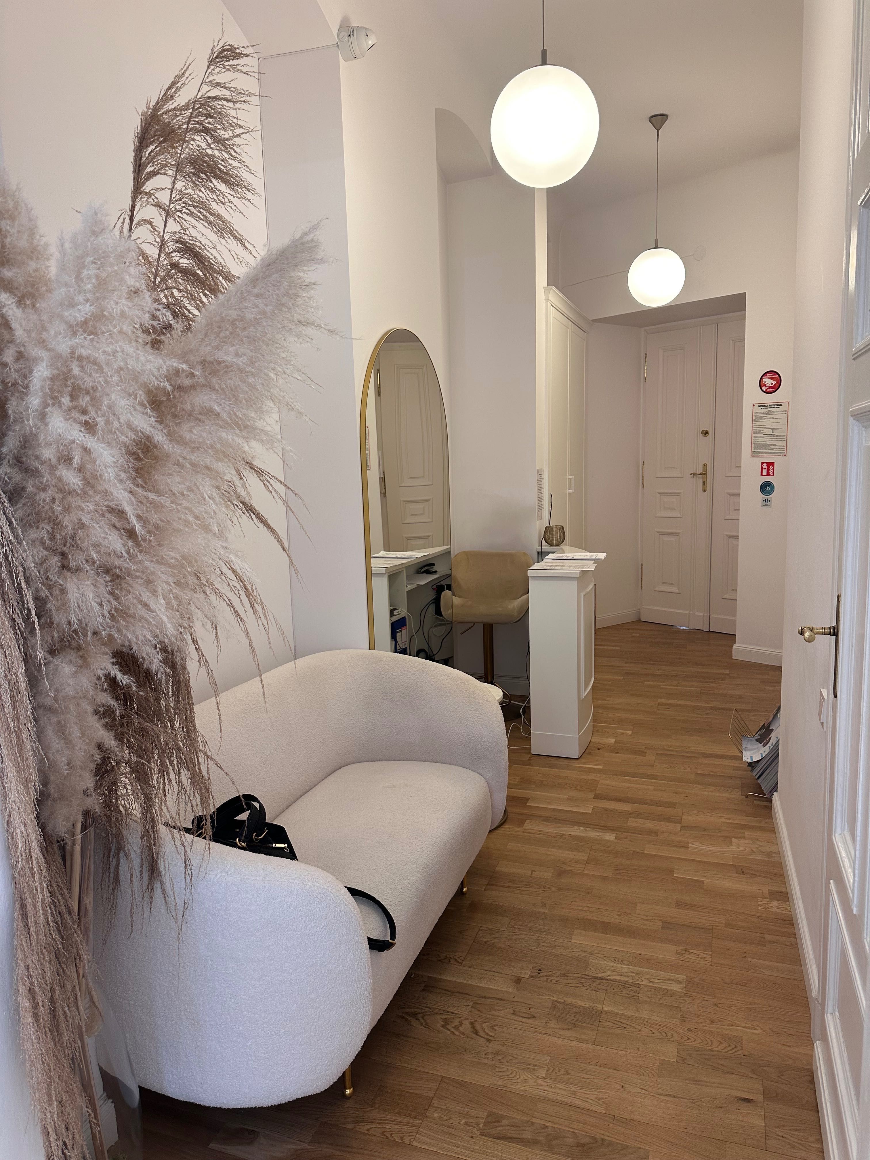 Stanowisko manicure/pedicure do wynajęcia w Centrum
