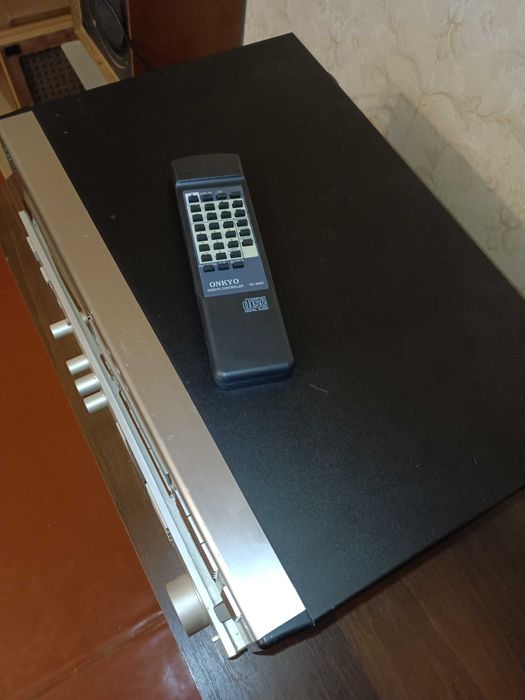 CD проигрыватель ONKYO DX-6930, Technics SL-P277A, пульт Denon