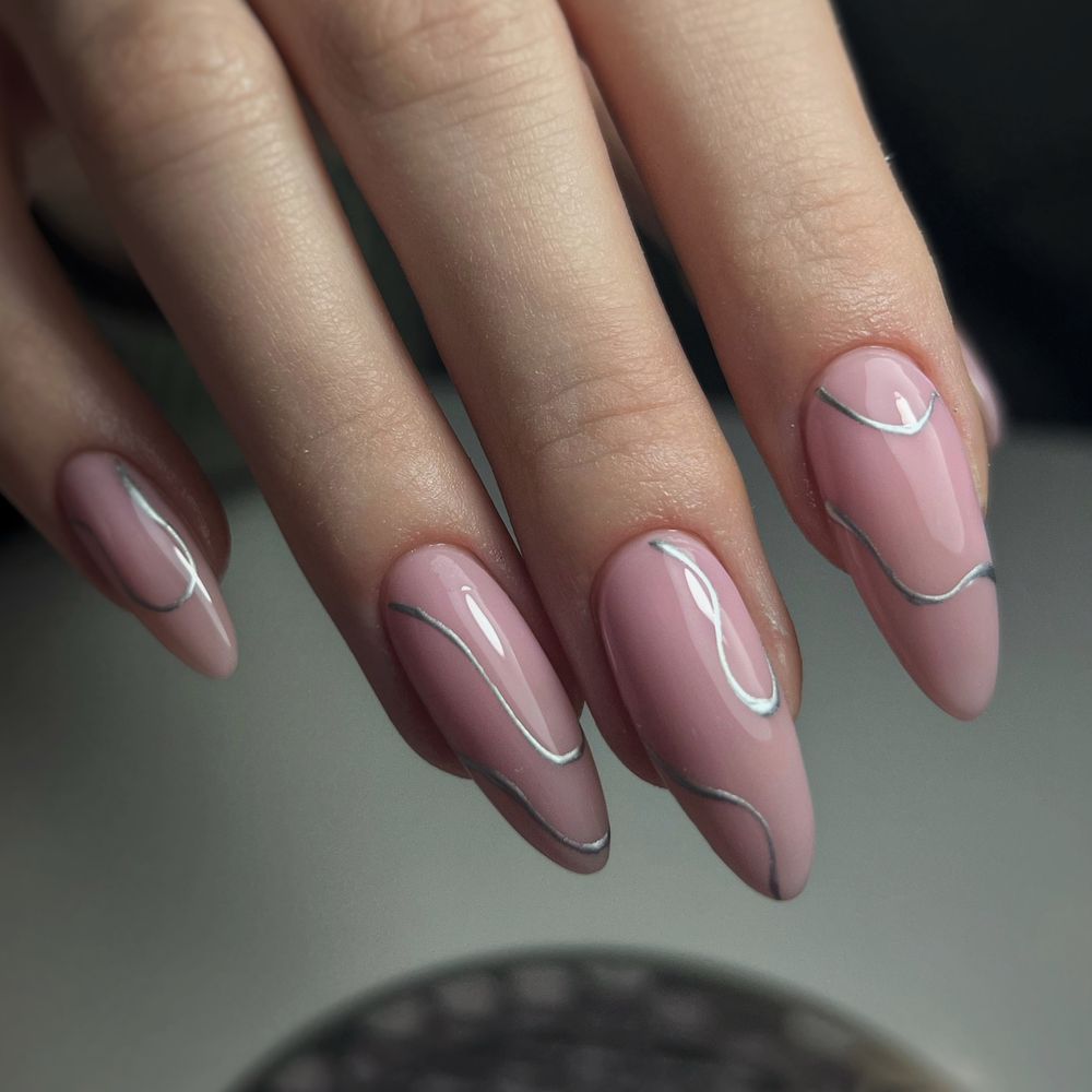 Manicure hybrydowy i żelowy