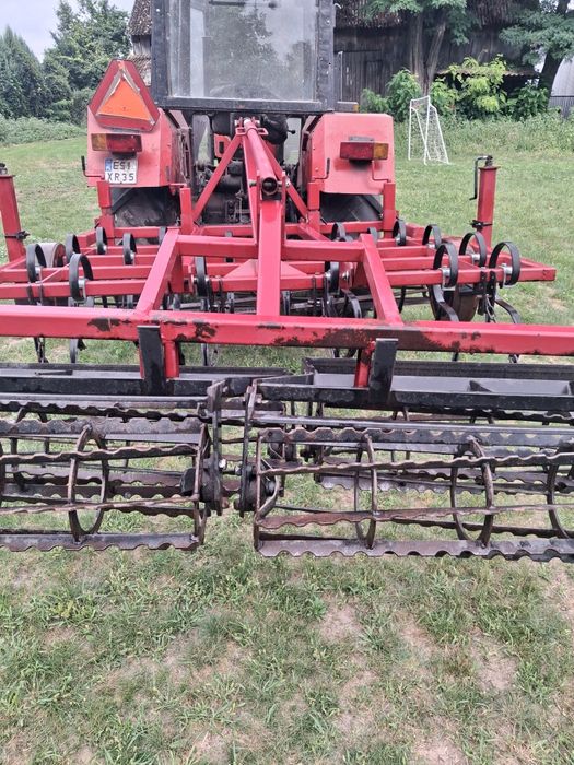 Agregat z przednimi wałkiem i dociskiem