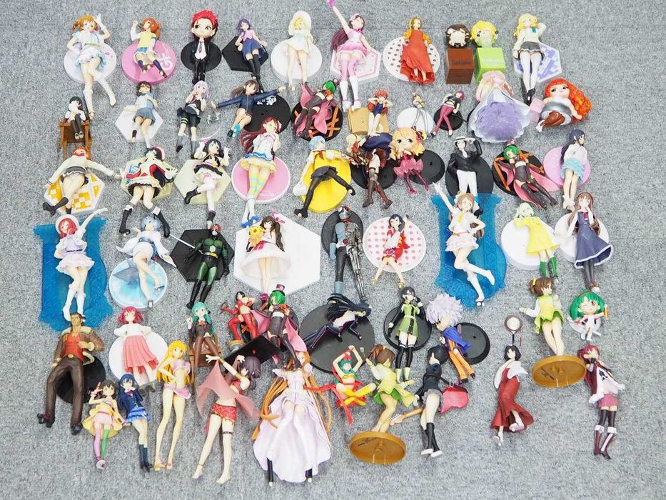 Коллекция аниме фигур