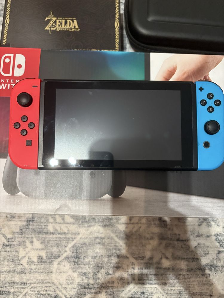 Nitnendo switch + 5 gier i gadzety