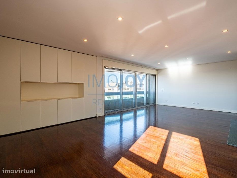 Apartamento T4 Edifício Bessa Platinum