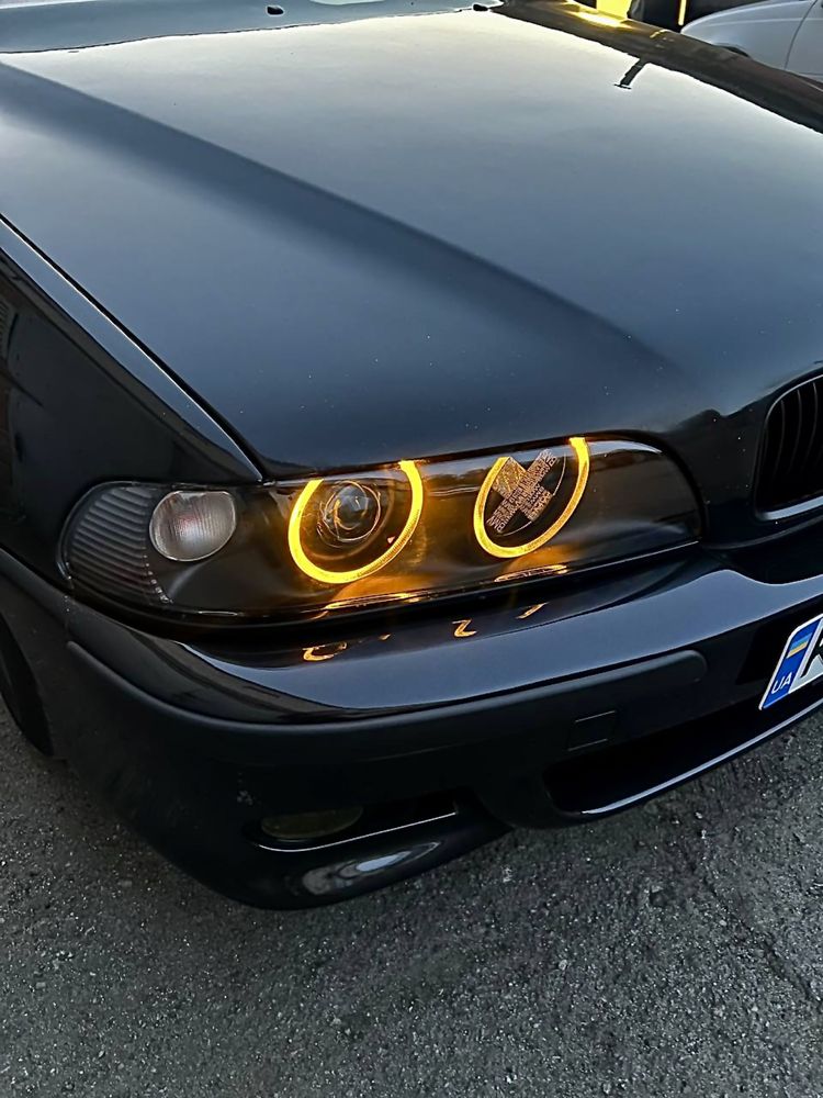 Кресты иксы в фары BMW e39 в дальний фары бмв е39 рест и дорест