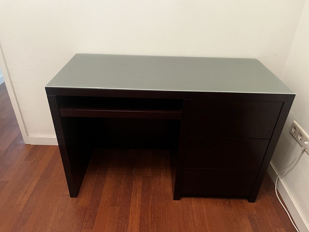 Secretaria em madeira