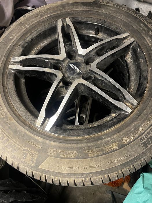Na sprzedaz komplet alufelg do Nissan qashqi