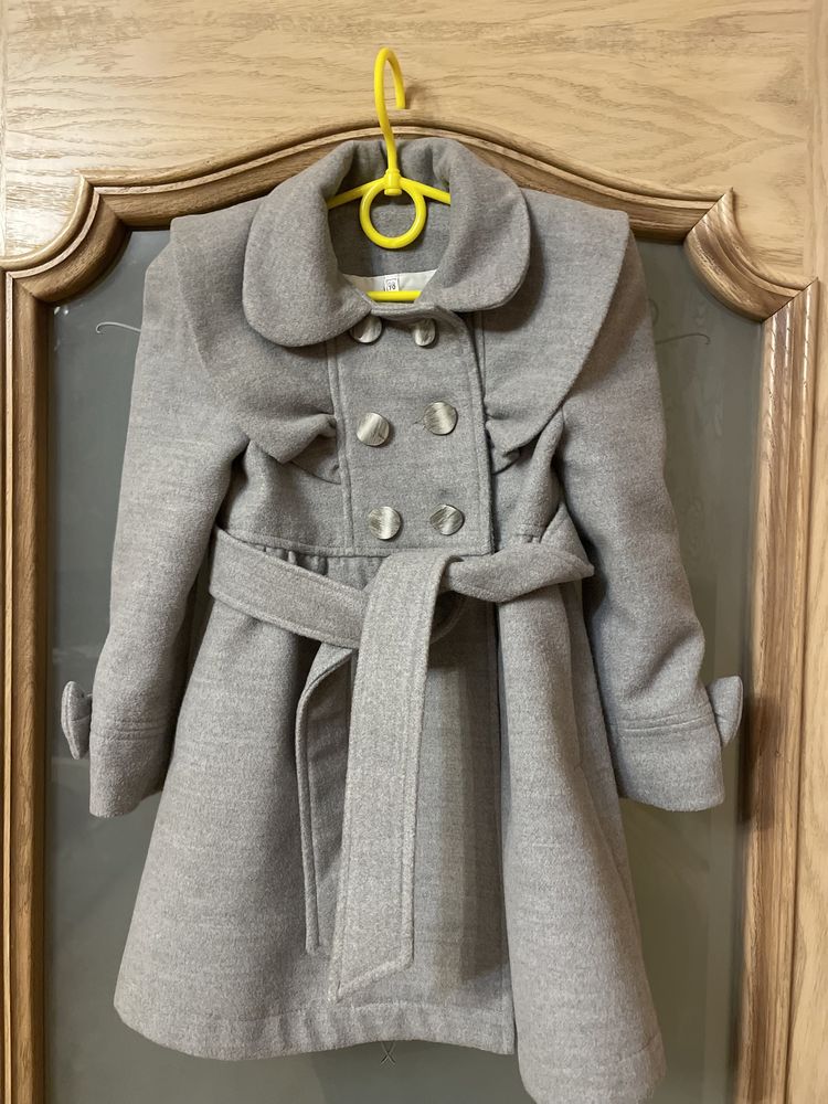 Демисезонное пальто на 3-5 лет