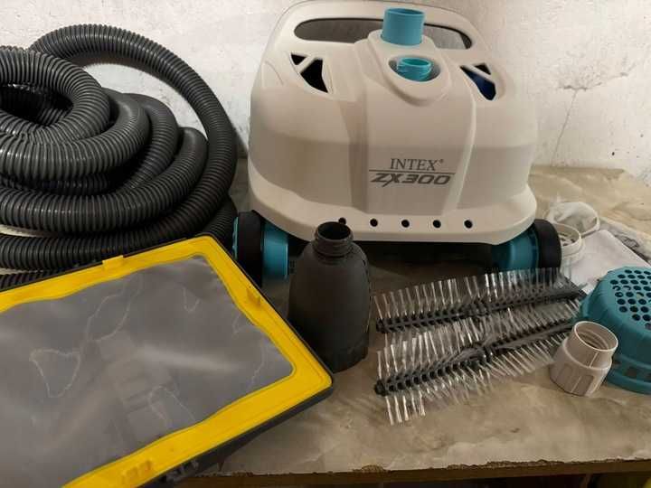 AUTOMAT ODKURZACZ do dna i ścian ZX300 DELUXE basenu - INTEX 28005