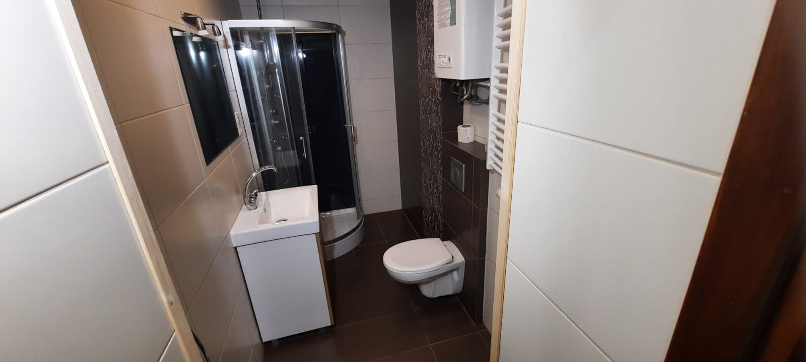 250 doba  apartament 10 minut do centrum Katowic max 10 osób