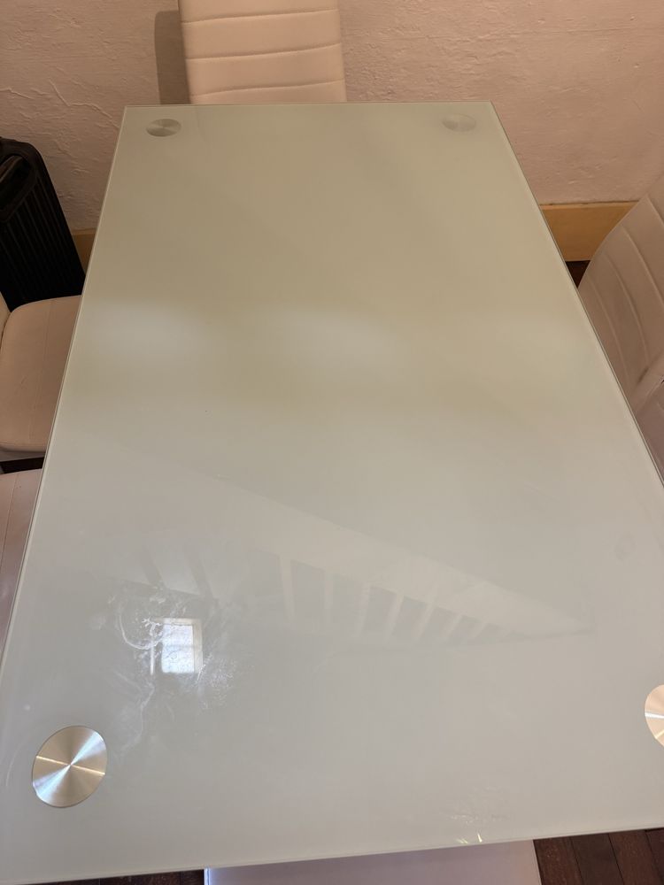 Vendo essa mesa em otimas condicoes,interessados e so chamad que negoc