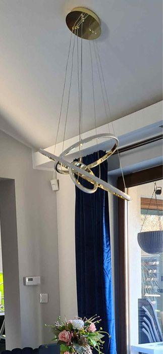 Lampa wisząca złote okręgi